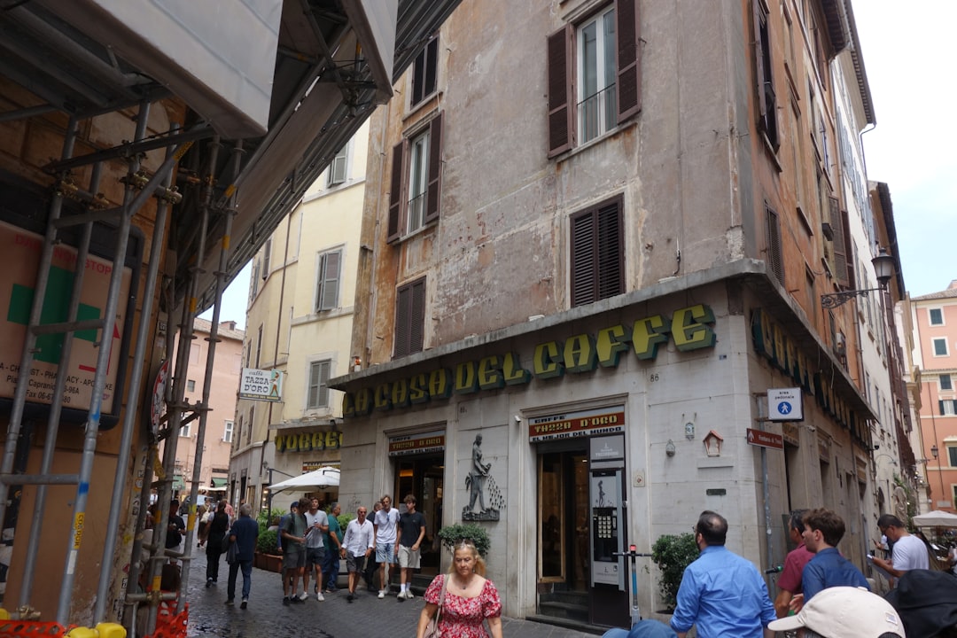 découvrez notre signalétique pour échafaudages, conçue pour assurer la sécurité et la visibilité sur les chantiers. solutions durables et faciles à installer.